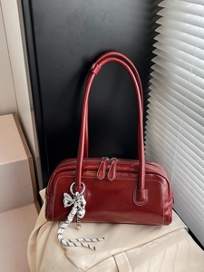 Sac à bandoulière Boston bordeaux vintage avec coutures contrastées et nœud décoratif
