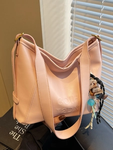 Women Minimalist PU Leather Shoulder Bag Large Capacity Hobo Underarm Bag With Cartoon Pendant Letter Embossed Tote For Daily Shopping Lady Bag