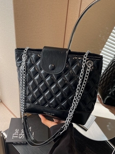 Fashion Women Quilted Rhomboid Bucket Bag PU Leather Contrast Color Chain Crossbody Bag Single Shoulder Bag Daily Commuter Handbag
