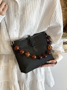 Petit Sac Seau en Satin Style Chinois Avec Broderie Florale Bouton Chinois Poignée Perlée Chaîne en Métal Sac Bandoulière Femme Sac à Main Élégant