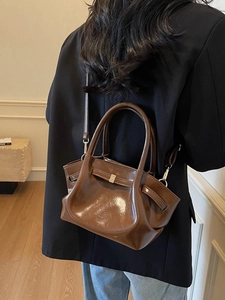 Borsa tote vintage in pelle marrone lucida con tracolla staccabile per donna elegante