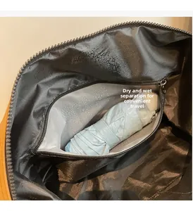 Detail of the dry-wet separation pocket showing waterproof inner lining for a tote bag