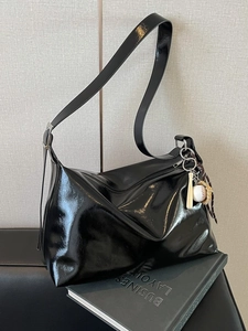 Large Capacity Glossy PU Leather Hobo Bag Women Fashion Tote Bag With Baseball Pendant Commuter Shoulder Crossbody Bag