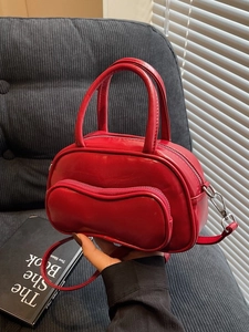 Sac Boston à la Mode en Cuir PU Brillant pour Femme Sac à Main Oreiller Avec Matériel Argenté Bandoulière Réglable Sac Bandoulière Quotidien