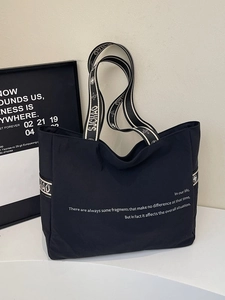 Sac Fourre-tout en Toile pour Femmes Grande Capacité Sac à Bandoulière Décontracté Avec Large Sangle Imprimé de Lettres Mode Shopping Quotidien