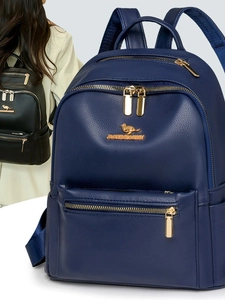 Zaino da donna in pelle blu scuro con trama litchi, logo a canguro dorato e accessori
