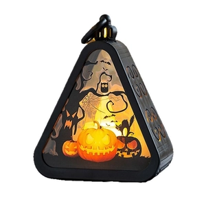 Halloween pompoen lantaarn met LED verlichting en griezelige decoraties