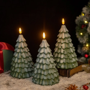 Juego de tres velas LED de árbol de Navidad verde oscuro nevado con luz cálida amarillenta