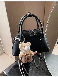 Sac Bandoulière Boston en Cuir PU pour Femme Petit Sac Coquille Simple Avec Pendentif Ours Amovible Sac à Main Quotidien