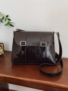 Petit Sac Carré Vintage en Cuir PU Brillant pour Femme Sac à Bandoulière Mode avec Doubles Boucles en Métal Sac à Épaule Quotidien