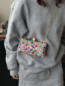 Pochette de Soirée de Luxe en Strass pour Femmes Motif Floral Radiant Sac à Main de Fête Avec Chaîne en Métal Künstliche Perle