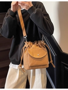 Sac Seau en Toile Pour Femmes Décontracté Sac Bandoulière Avec Poche Avant à Rabat Bandoulière Large Réglable Sac à Main Quotidien