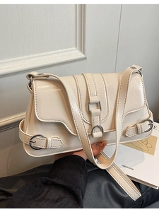 Sac sous le bras beige en similicuir chic avec boucles en métal et bandoulière