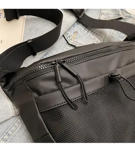 Détails des doubles fermetures éclair fluides et de la texture nylon de la sacoche noire