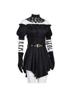 Detail van een gothic anime cosplay jurk met pofmouwen en kanten halsband accessoire