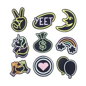 Leuchtende Regenbogen-Herz-Stickpatches-Set für DIY-Kleidung und Taschen-Dekoration