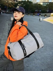 Sac de Sport en Nylon Imperméable Grande Capacité Avec Compartiment à Chaussures Indépendant Sac de Voyage pour Hommes Femmes Yoga