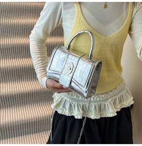 Silver crocodile texture handbag with metal chain and turn-lock buckle detail