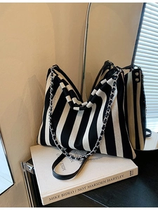 Minimalist striped canvas tote bag with chain strap and large capacity casual style