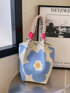 Dames Mode Gebreide Bucket Bag Grote Capaciteit Bloemen Hart Patroon Tote Handtas Met Kleurrijke Gevlochten Handvat Dagelijkse Tas