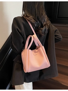 Sac cabas rose en cuir grainé avec poignées supérieures et bandoulière pour femme