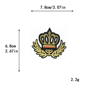Toppa ricamata corona dorata e alloro, dimensioni 7,8x6,8cm per decoro vestiti
