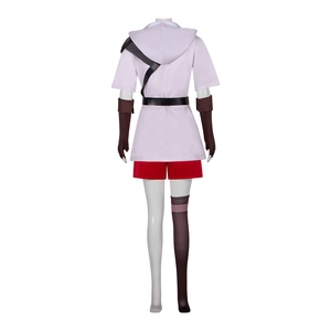 Cosplay-kostuum met roze hoodie, rode korte broek en bruine accessoires op wit model