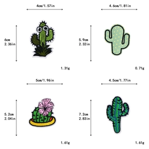Tabla de tallas detallada para cuatro parches bordados de cactus con peso y medidas
