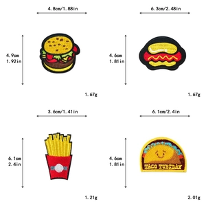 Vue détaillée d'écussons brodés fast-food avec mesures précises de taille et de poids