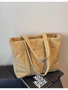 Women Large Capacity Quilted Padded Tote Bag Lightweight Nylon Shoulder Bag Casual Rhombus Pattern Solid Color Daily Commute Shopping Bag