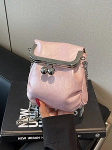 Vintage Women Mini Pleated PU Leather Crossbody Bag With Metal Chain Strap Kiss-lock Closure Fashion Bucket Bag Phone Pouch