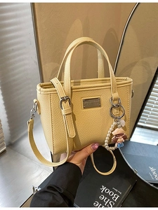 Women Lychee Texture PU Leather Bucket Bag Minimalist Crossbody Handbag With Adjustable Strap-Artificial Pearl Cartoon Girl Pendant