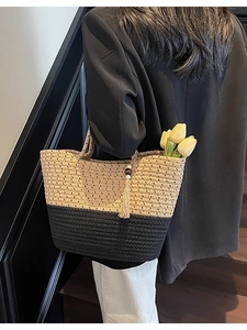 Women Fashion Straw Woven Tote Bag Large Capacity Color Block Casual Beach Handbag With Tassel For Summer Vacation