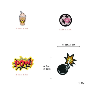 Détail de quatre écussons brodés avec dimensions pour les motifs shake, football et POW!