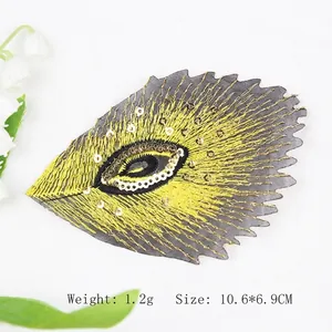 Parche bordado pluma de pavo real con lentejuelas doradas para manualidades DIY