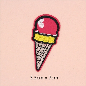 Parche bordado de cono de helado con detalle de corazón blanco para decoración DIY