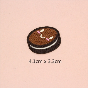 Parche bordado de galleta animada con cara sonriente para decorar ropa DIY, 4.1cm x 3.3cm