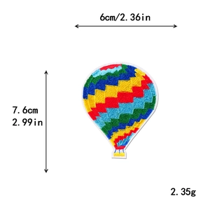 Écusson brodé montgolfière colorée avec dimensions 6x7,6cm pour décoration de vêtements