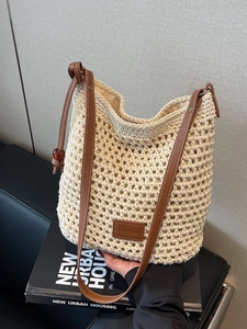 Sac Seau en Tricot Crochet pour Femmes Sac Bandoulière Tissé Ajouré Avec Bandoulière en Cuir Synthétique Sac à Épaule Décontracté