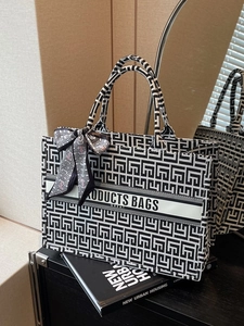 Women Canvas Geometric Pattern Tote Bag Large Capacity Commuter Handbag With Decorative Scarf Fashion Shoulder Bag Shopping Bag