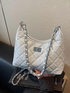 Women Fashion Quilted Rhombic Hobo Crossbody Bag PU Leather Silver Metal Chain Shoulder Bag Elegant Dumpling Handbag For Commuting