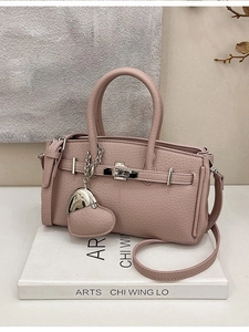 Elegante Borsa a Mano in Pelle PU Grana Litchi Per Donna Con Chiusura in Metallo Ciondolo a Cuore Tracolla Regolabile Borsa Quotidiana