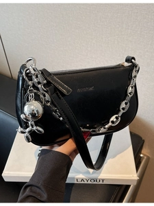 Sac à Épaule en Cuir PU pour Femmes Avec Chaîne en Métal Argenté Pendentif Chien Ballon Sac Bandoulière Décontracté Couleur Unie pour Femmes