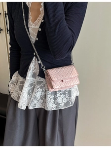 Women Mini Crossbody Bag Woven Texture PU Leather Flap Small Square Purse With Silver Metal Chain Shoulder Bag