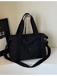 Women Large Capacity Nylon Travel Bag Sport Gym Tote Bag Waterproof Crossbody Weekender Bag Shoulder Bag For Travel Workout