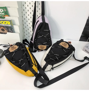 Sacs de poitrine outdoor en jaune, mauve et beige avec tissu sportif durable