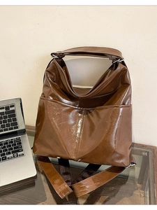 Borsa a tracolla lucida marrone retrò capiente con design a tasche multiple