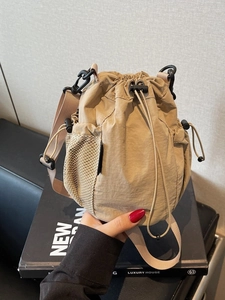 Damen Casual Nylon Kordelzug Beuteltasche Umhängetasche Mit Netz Seitentasche Einfarbig Leichte Reisetasche