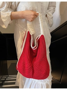 Bohemian red crochet hollow-out shoulder bag with beige handles for beach vacations