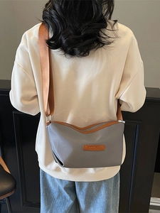 Mode Nylon Oxford Gewebe Umhängetasche Für Damen Minimalistische Schultertasche Mit Breitem Gurt Quadratische Pendeltasche